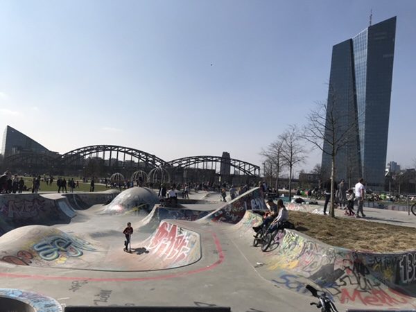 スケボーパーク(Skatepark Osthafen)＠フランクフルト