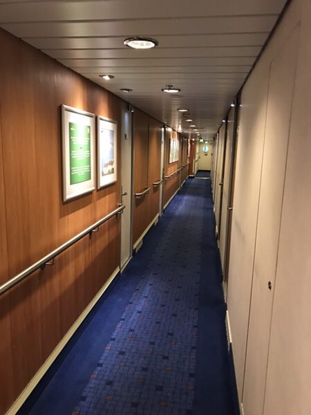 Kiel(ドイツ)からGöteborg(スウェーデン)までフェリーの旅　StenaLine搭乗記船内廊下