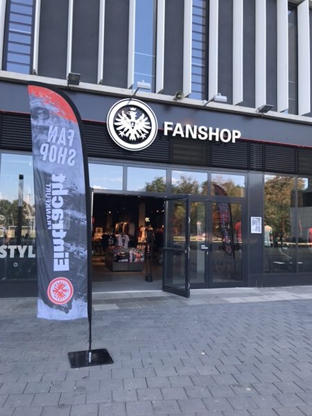 eintracht-frankfurt-Commerzbank stadium-tour fan shop