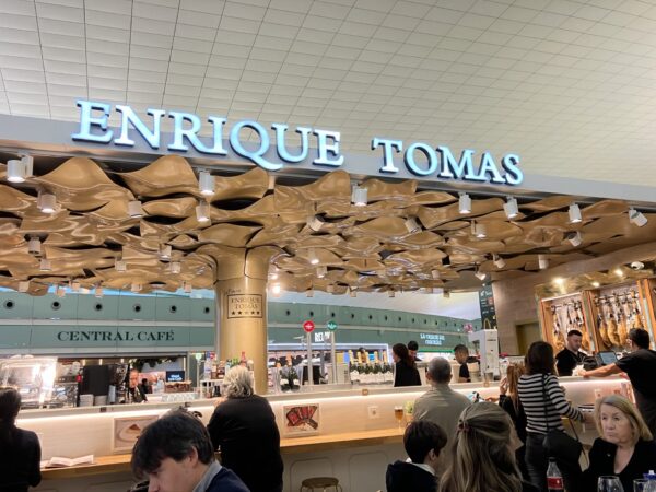 Enrique Tomas in Barcelona airport